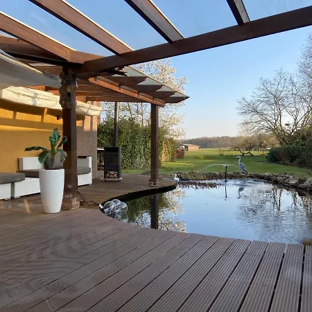Holiday home Huize Surmount *